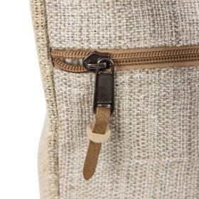 <p>Jedyna w swoim rodzaju torba wykonana ręcznie w Nepalu z naturalnych włókien: konopii himalajskich oraz mocnej bawełny.</p> Torba Hemp Vertical - Feltiness