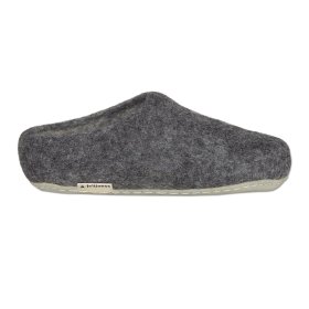 <p>Tradycyjne obuwie domowe z Nepalu. Wykonane ręcznie z jednego z najstarszych wyrobów włókienniczych - filcu. Używany do ich produkcji filc powstaje w 100% z czystej, owczej wełny.</p> Paputy Dark z podeszwą kauczukową - papcie wełniane - Feltiness