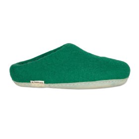 <p>Tradycyjne obuwie domowe z Nepalu. Wykonane ręcznie z jednego z najstarszych wyrobów włókienniczych - filcu. Używany do ich produkcji filc powstaje w 100% z czystej, owczej wełny.</p> Paputy Zielone z podeszwą kauczukową - kapcie wełniane - Feltiness