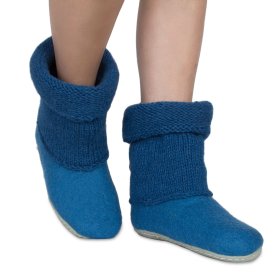 <p>Tradycyjne obuwie domowe z Nepalu. Wykonane ręcznie z jednego z najstarszych wyrobów włókienniczych - filcu. Używany do ich produkcji filc powstaje w 100% z czystej, owczej wełny.</p> Bambosze Lazurowe z kołnierzem - papcie z wełny - Feltiness