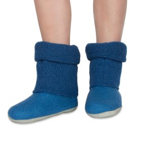 <p>Tradycyjne obuwie domowe z Nepalu. Wykonane ręcznie z jednego z najstarszych wyrobów włókienniczych - filcu. Używany do ich produkcji filc powstaje w 100% z czystej, owczej wełny.</p> Bambosze Lazurowe z kołnierzem - papcie z wełny - Feltiness