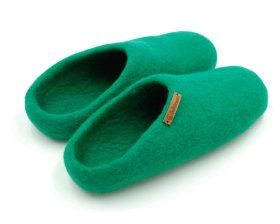 <p>Tradycyjne obuwie domowe z Nepalu. Wykonane ręcznie z jednego z najstarszych wyrobów włókienniczych - filcu. Używany do ich produkcji filc powstaje w 100% z czystej, owczej wełny.</p> Paputy Zielone - kapcie wełniane - Feltiness