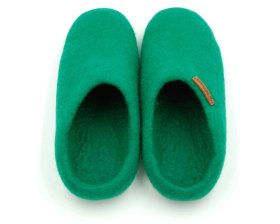 <p>Tradycyjne obuwie domowe z Nepalu. Wykonane ręcznie z jednego z najstarszych wyrobów włókienniczych - filcu. Używany do ich produkcji filc powstaje w 100% z czystej, owczej wełny.</p> Paputy Zielone - kapcie wełniane - Feltiness