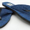 <p style="text-align:left;"><strong>Pochodzenie</strong><br />Nepal</p> <p style="text-align:left;"><strong>Materiał</strong><br />Włókno konopne<br />Podeszwa: utwardzona guma<br /><br /><strong>Rozmiar</strong><br />Dobierając klapki bez możliwości przymiarki sugerujemy zmierzyć długość stopy i wybrać odpowiedni rozmiar na podstawie podanej długości wkładki.</p> Klapki z konopi Flip Flop niebieskie - Feltiness