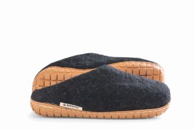 Paputy filcowe chodaki czarne z podeszwą