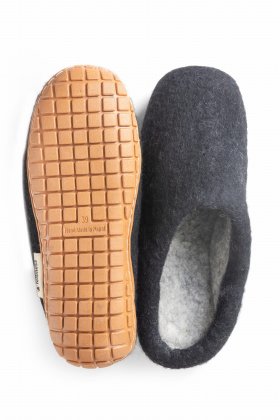 Alternative view of Paputy filcowe chodaki czarne z podeszwą