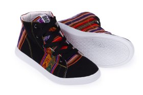 <p><span >Oryginalne buty Inkamos wykonane z kolorowej tkaniny zdobionej tradycyjnymi wzorami kultury Inków.</span></p> Trampki Inkamos Alto Negro, oryginalne buty z Peru - Feltiness