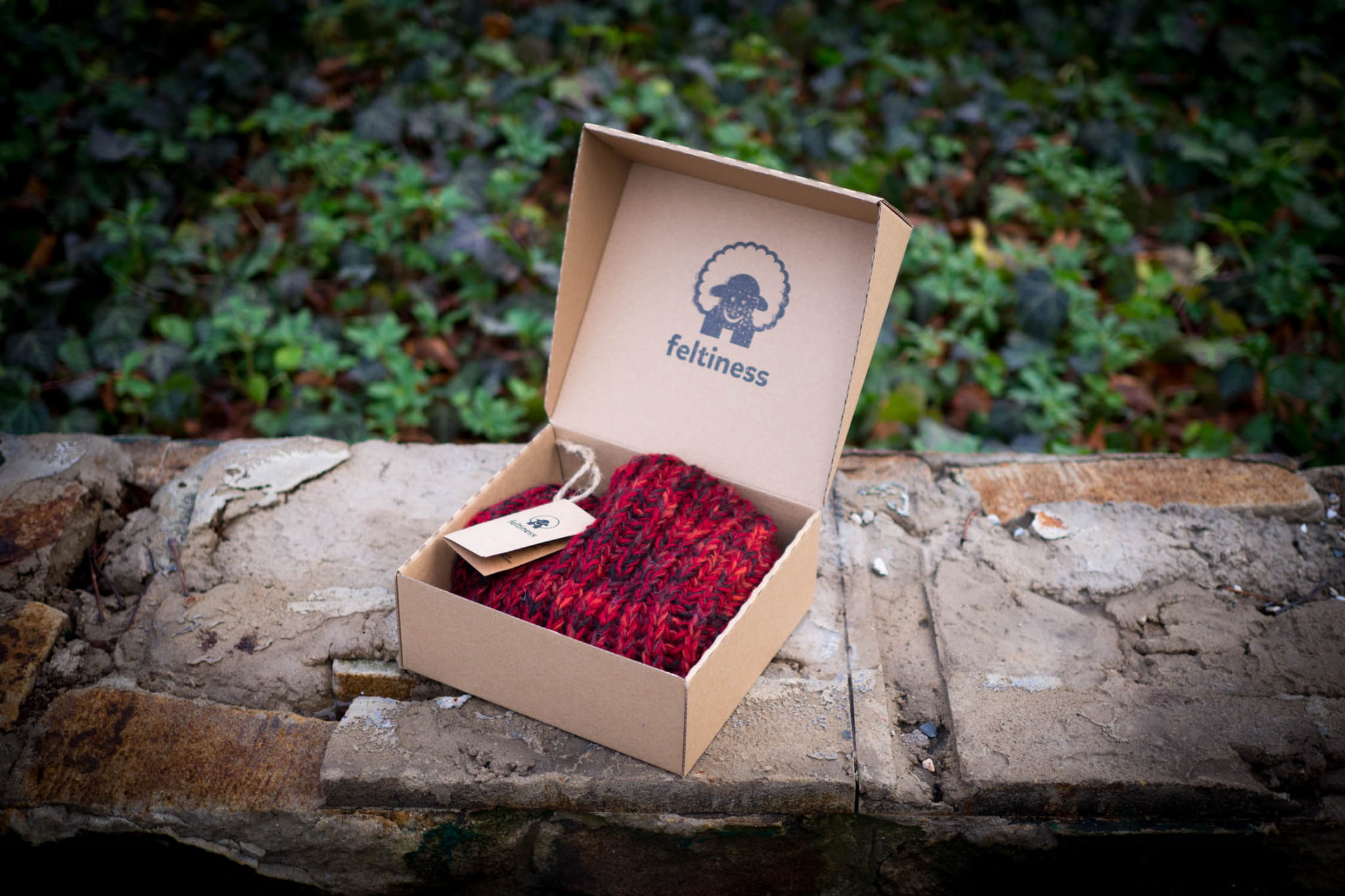 Czapka z wełny bordowa - obrazek 7