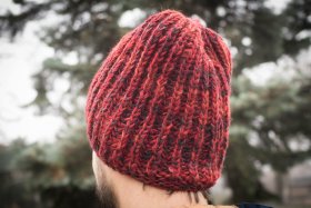 Czapka z wełny bordowa - Feltiness