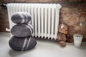 Pufa Kamień Popiel duży z filcu L - Feltiness