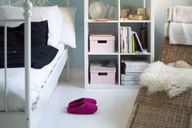 <p>Tradycyjne obuwie domowe z Nepalu. Wykonane ręcznie z jednego z najstarszych wyrobów włókienniczych - filcu. Używany do ich produkcji filc powstaje w 100% z czystej, owczej wełny.</p> Paputy Różowe - kapcie filcowe z wełny - Feltiness